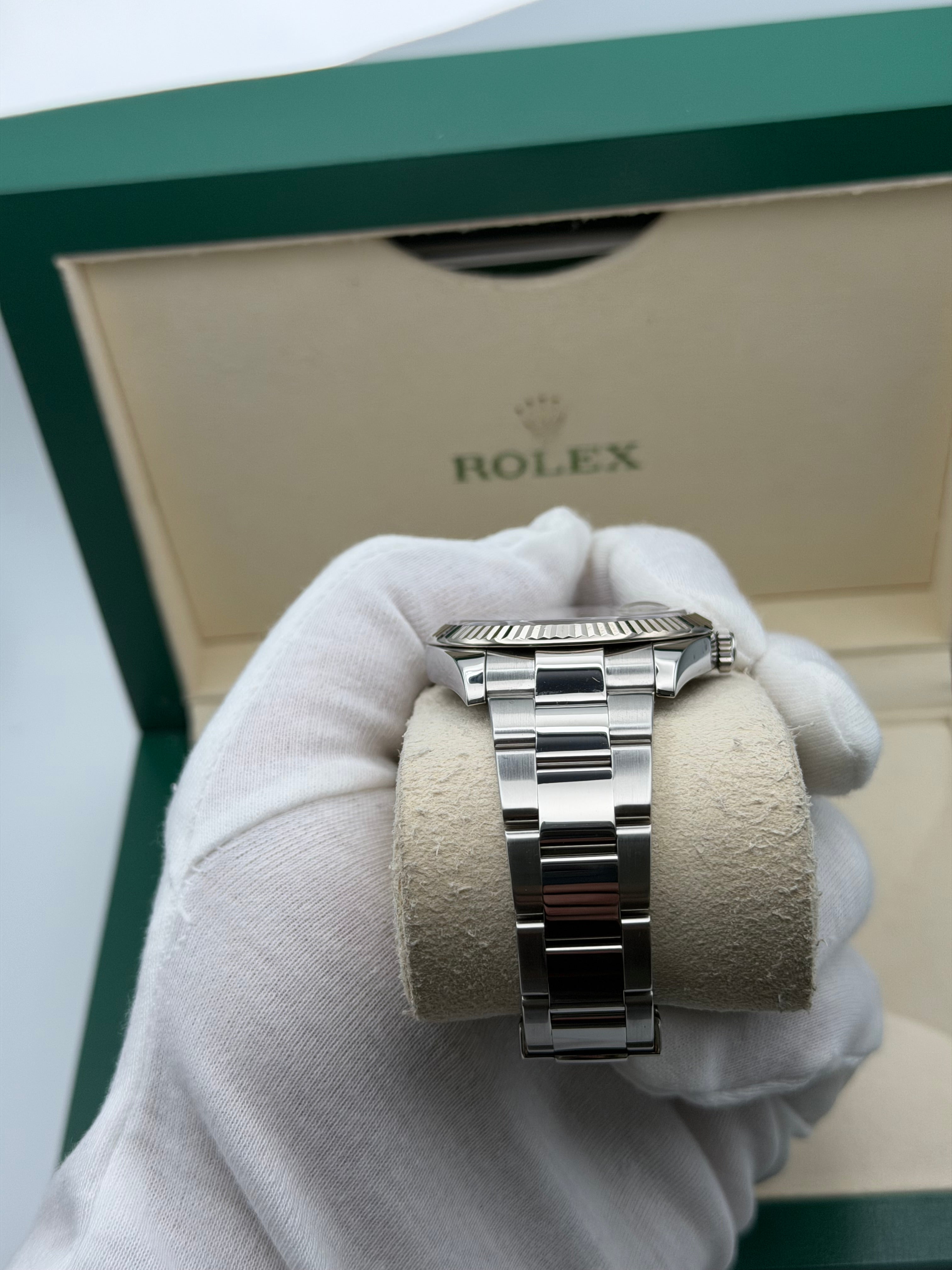2019 Rolex Datejust 41mm Ref. 126334 | Sunburst Blue Stick Dial | Full Set |